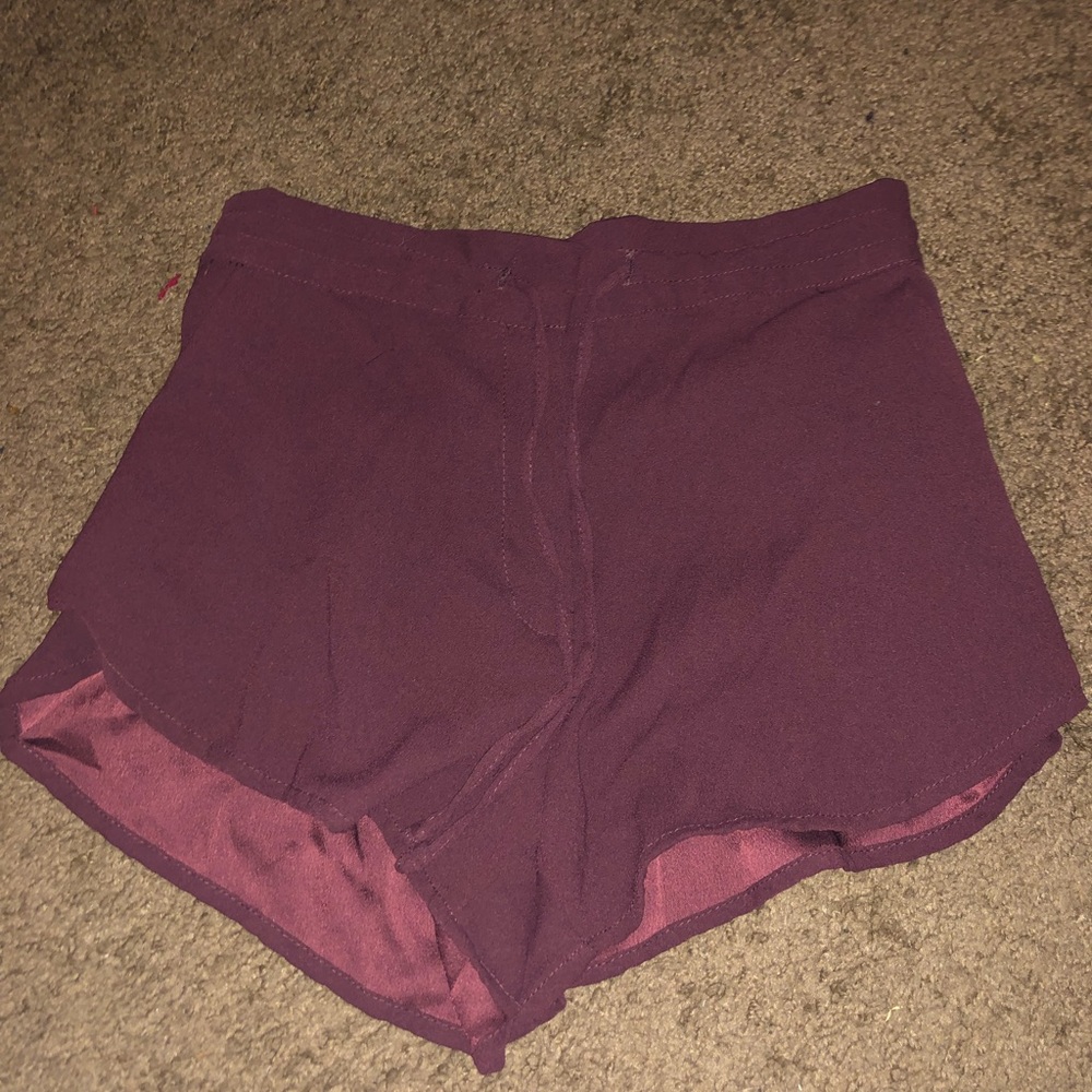 H&M maroon shorts